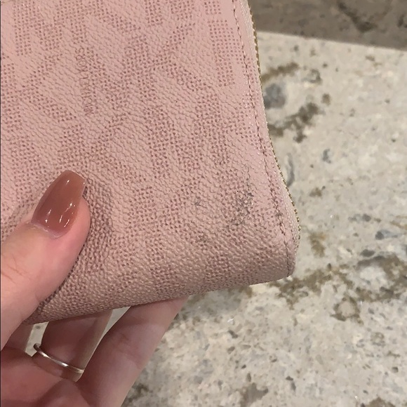 Michael Kors Wallet - Picture 4 of 5